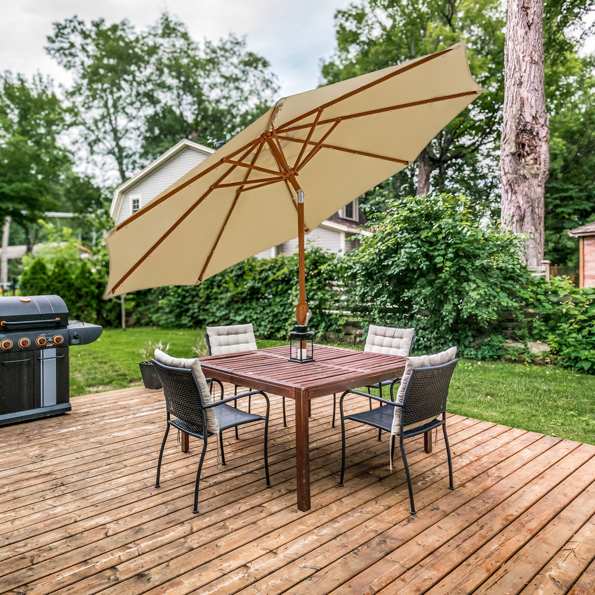 Sunnydaze 8.5 ft Solar Patio Umbrella with Faux Woodgrain Finish